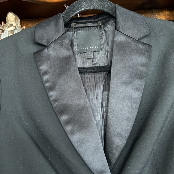 THE LIMITED Solid Black/Satin Lapel Single Button Dress Jacket, Size 2, EUC. - Picture 4 of 9